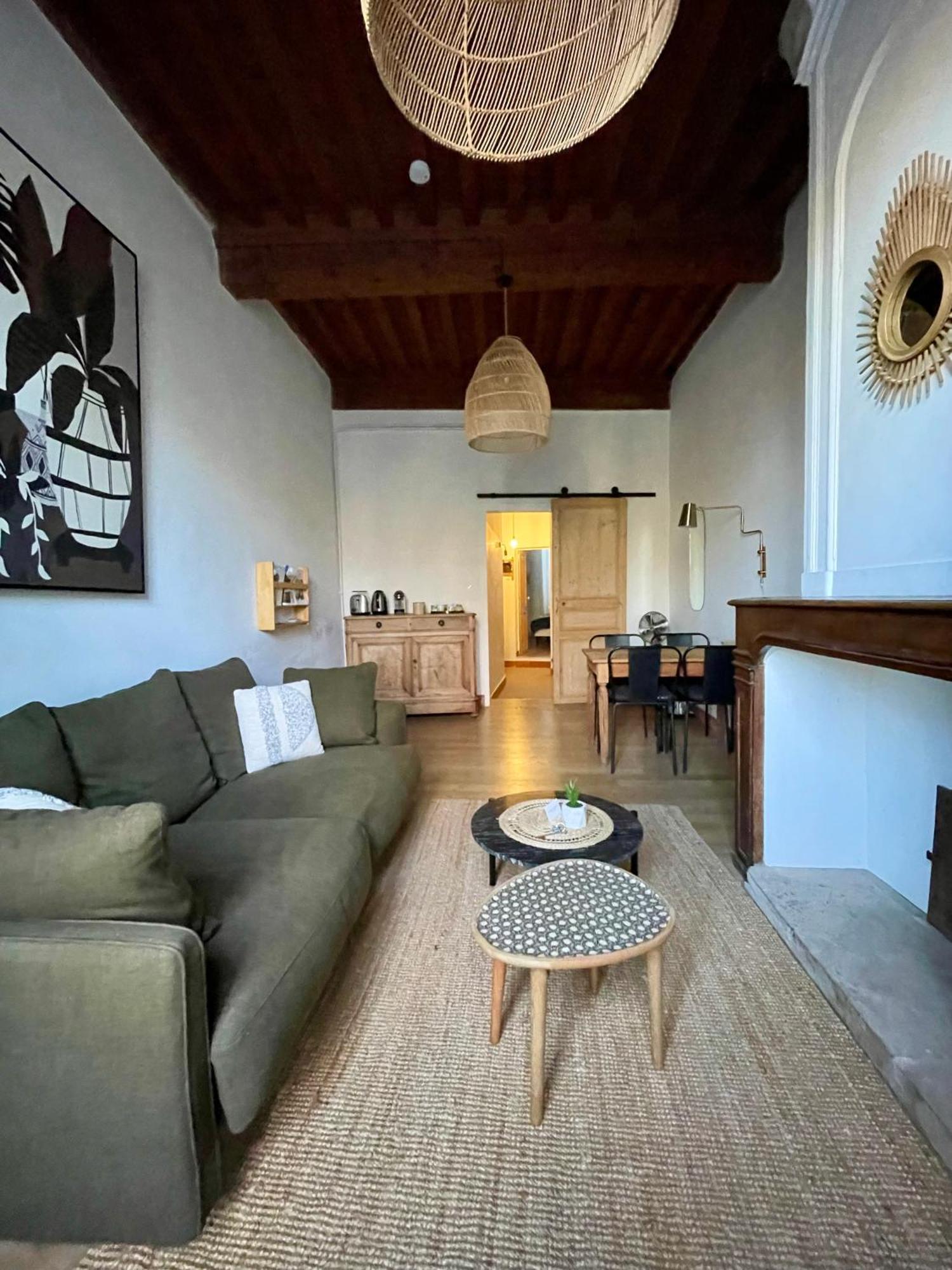 La Boheme Place Aux Herbes Юзес Экстерьер фото